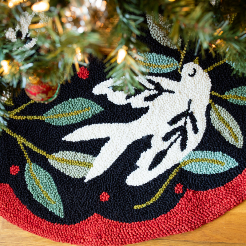 Christmas Doves Tree Skirt Pattern & Course